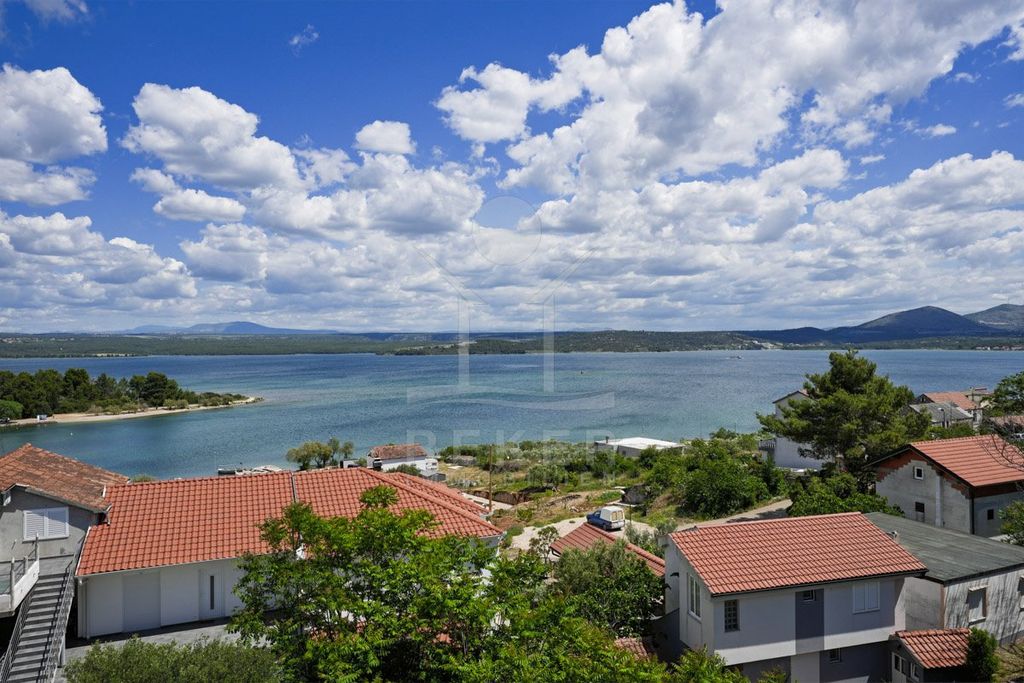 Luxury House for sale in Vodice, 495 000 €, Photo 1