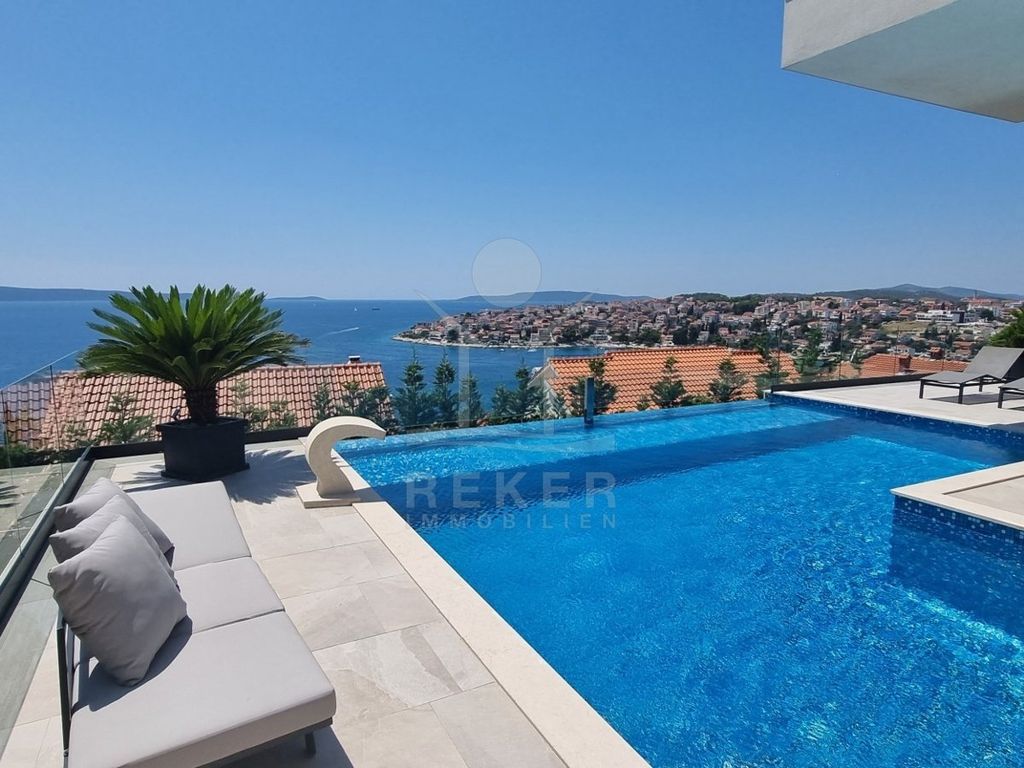 Maison de luxe à vendre à Trogir, 2 400 000 €, Photo 1