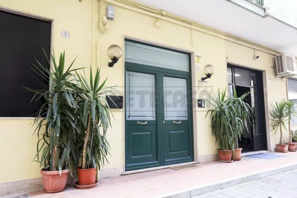 Appartement de luxe à vendre à Salerno, 530 000 €, Photo 1