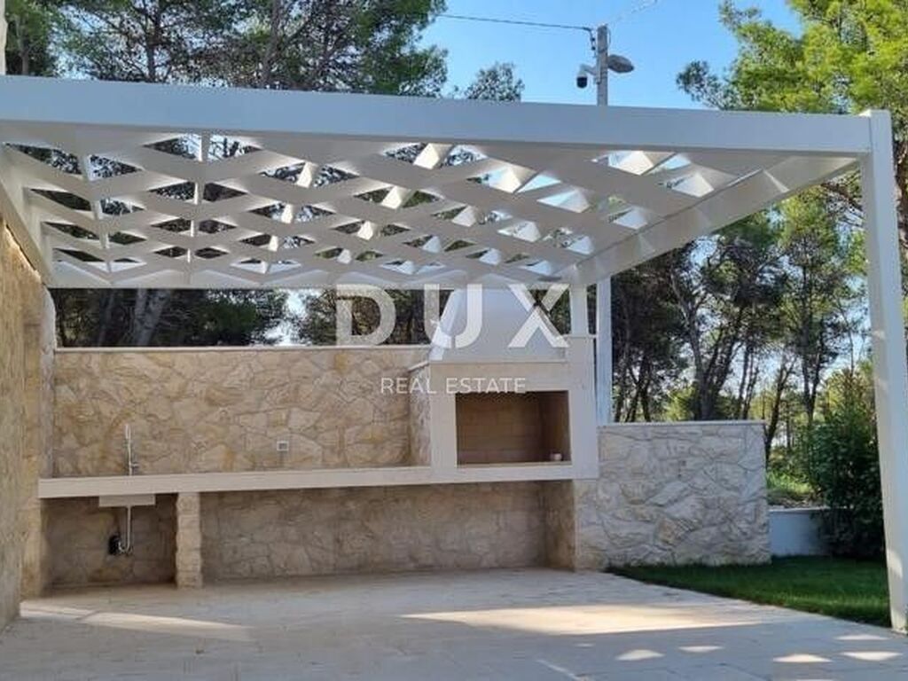 Luxury Apartment for sale in Zadar, 800 000 €, Photo 1