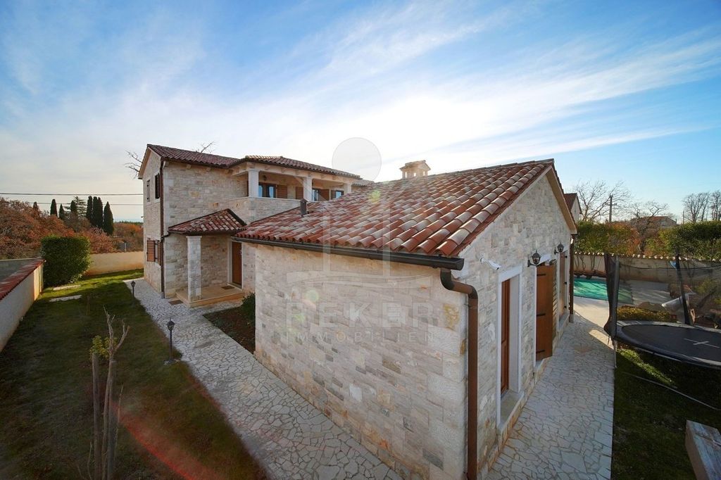 Luxury House for sale in Vodnjan, 790 000 €, Photo 2