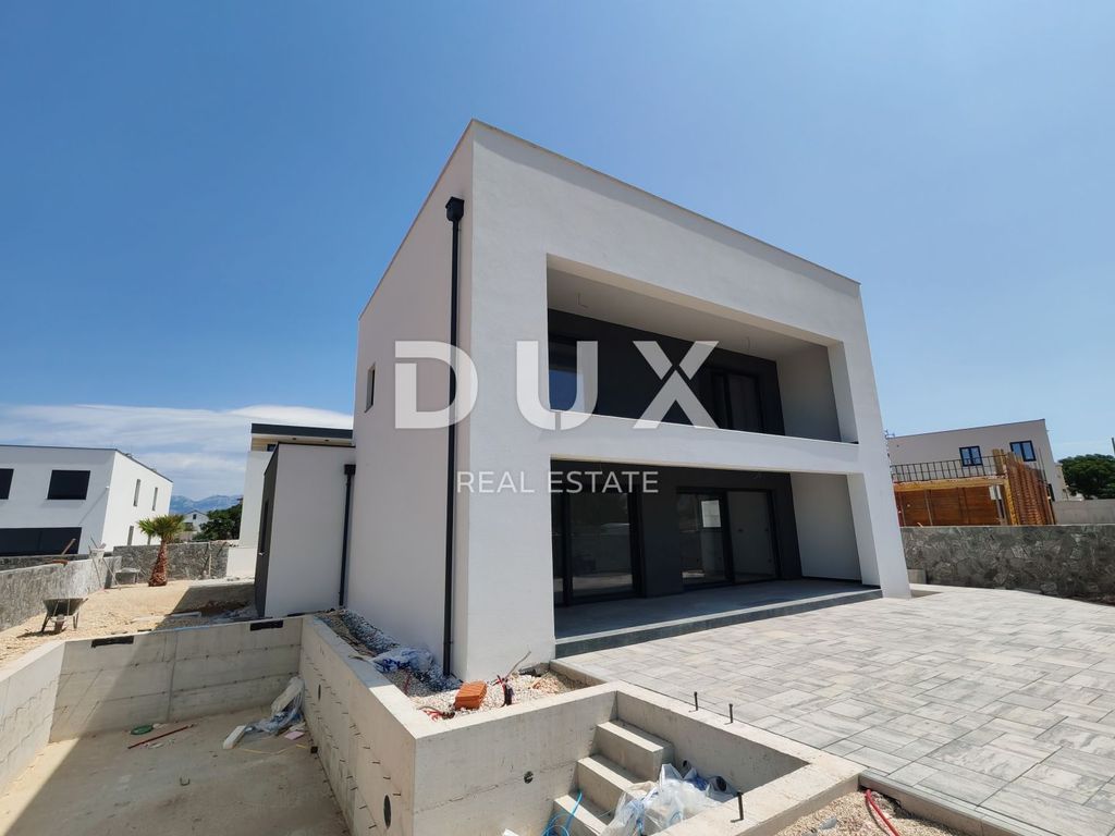 Maison de luxe à vendre à Vrsi, 700 000 €, Photo 1