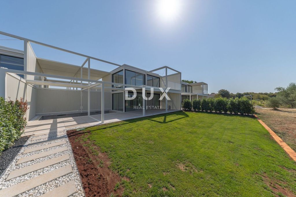 Luxury House for sale in Umag, 630 000 €, Photo 1