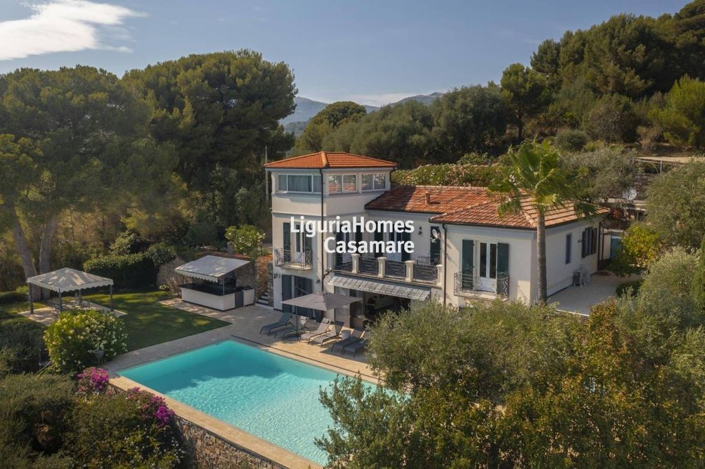 Luxury House for sale in Diano Castello, 2 200 000 €, Photo 1