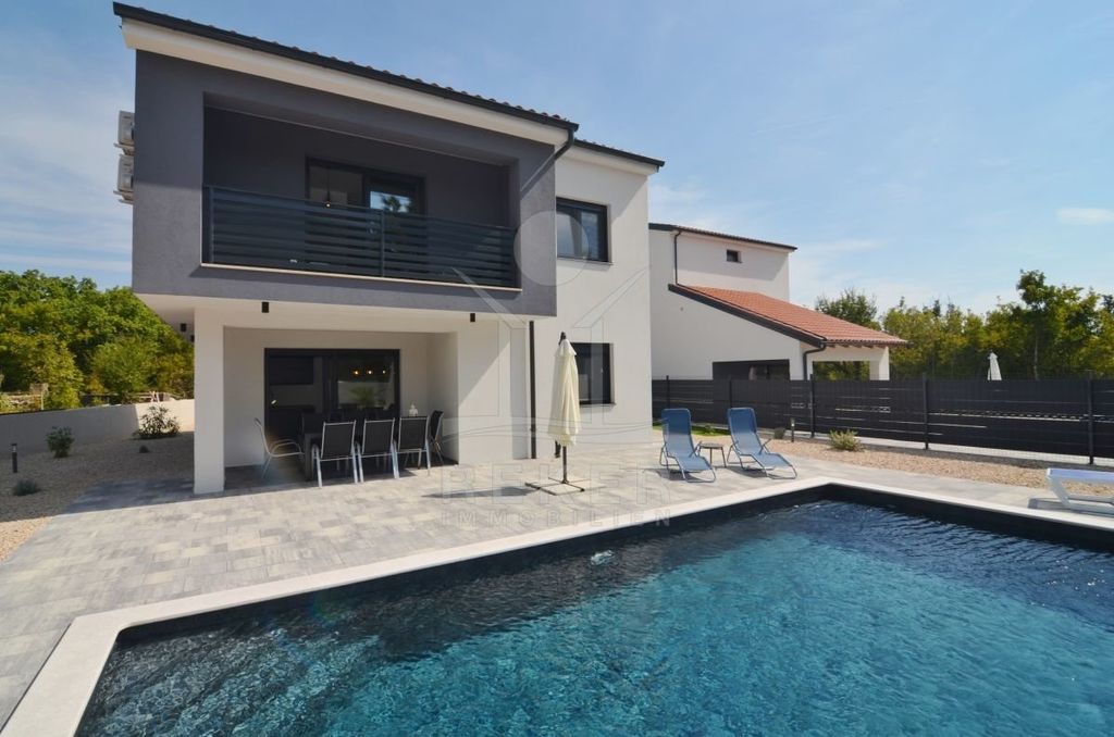 Maison de luxe à vendre à Šilo, 620 000 €, Photo 1