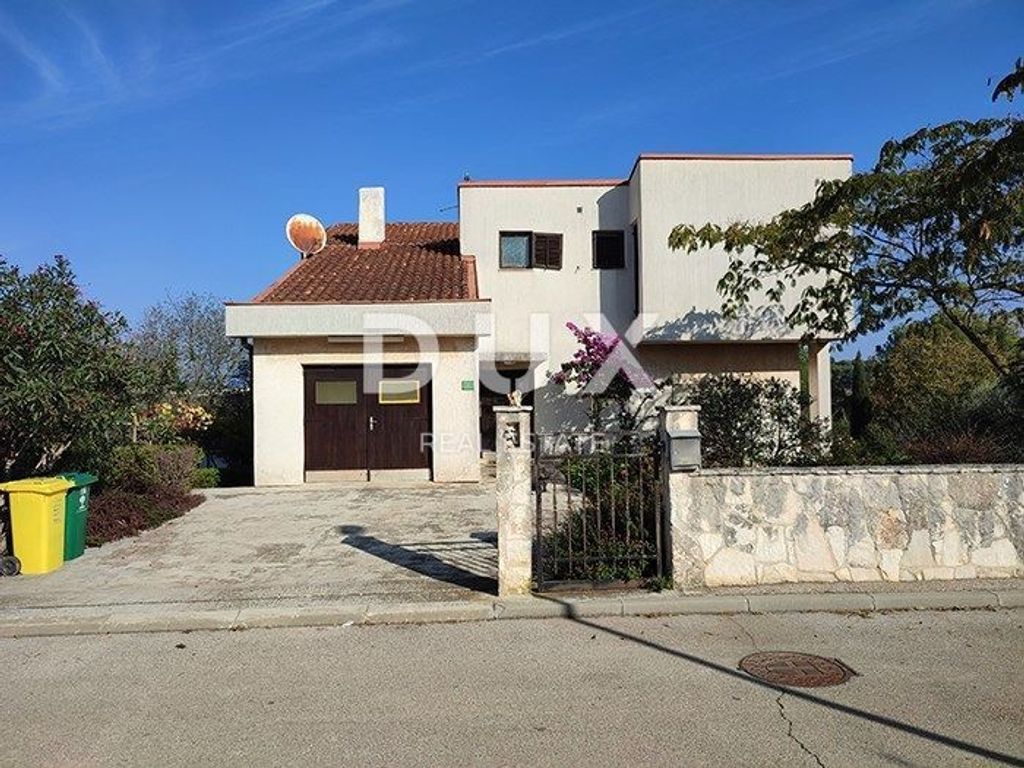 Luxury House for sale in Pula, 0 €, Photo 1