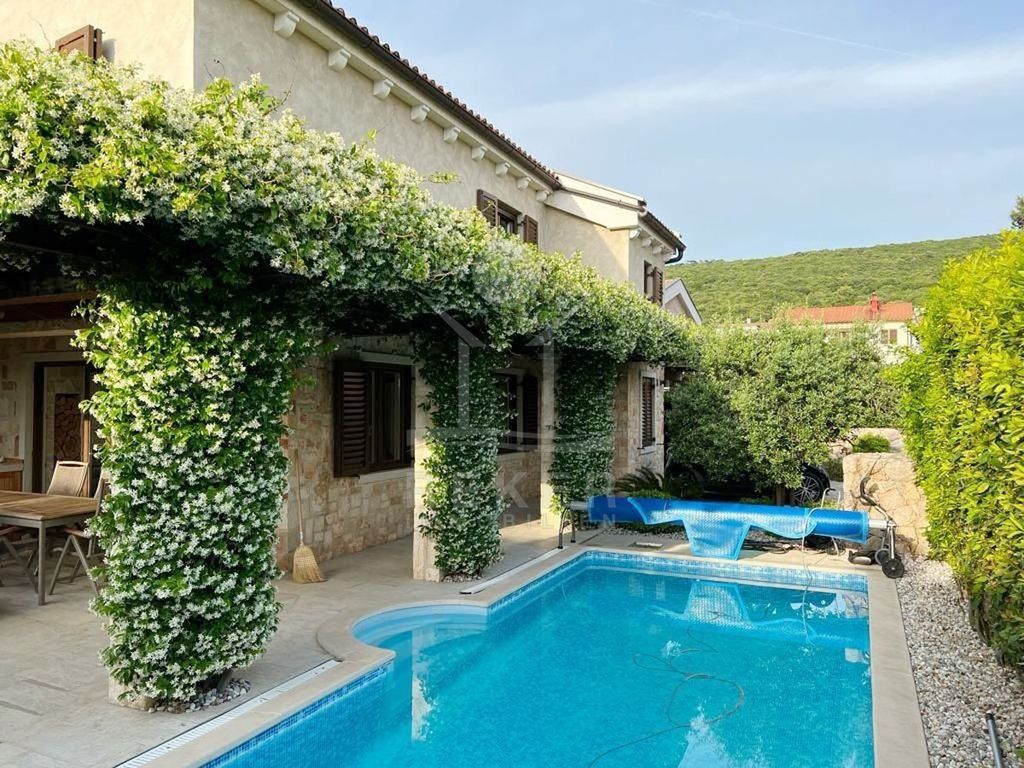 Maison de luxe à vendre à Punat, 650 000 €, Photo 1