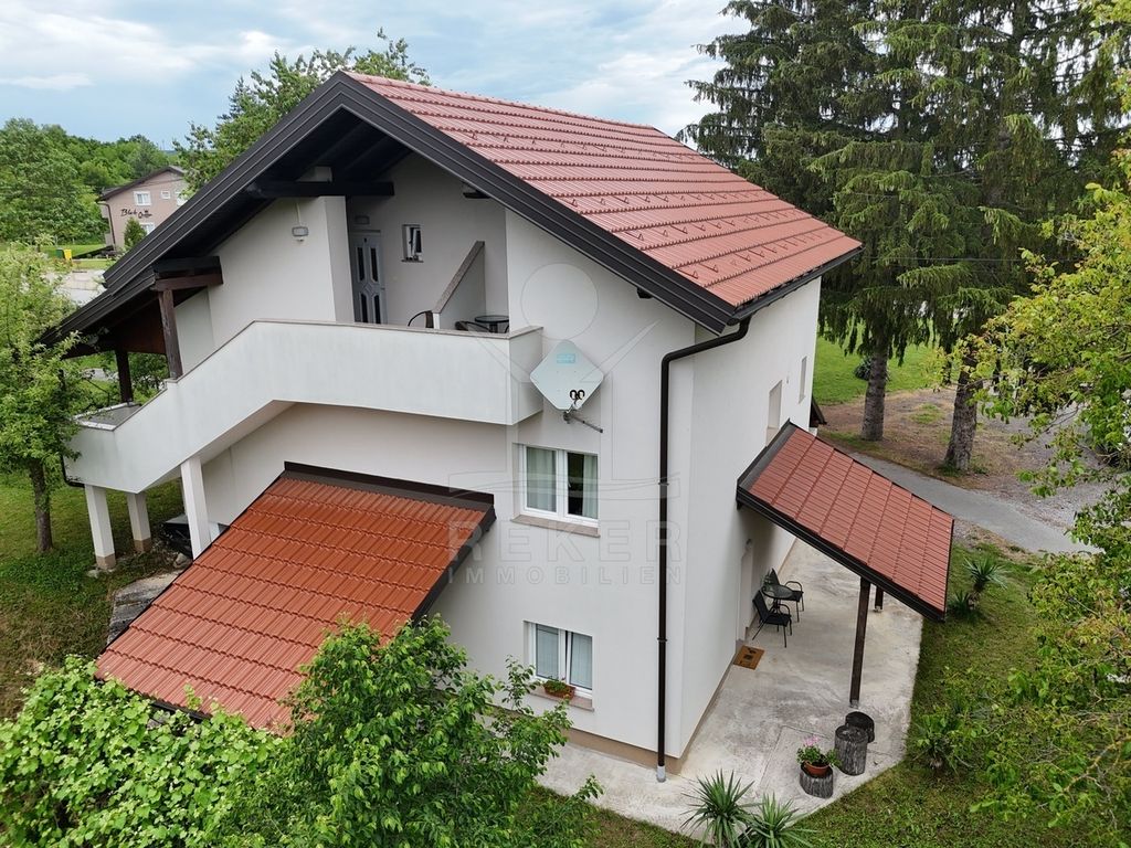 Maison de luxe à vendre à Rakovica, 350 000 €, Photo 1