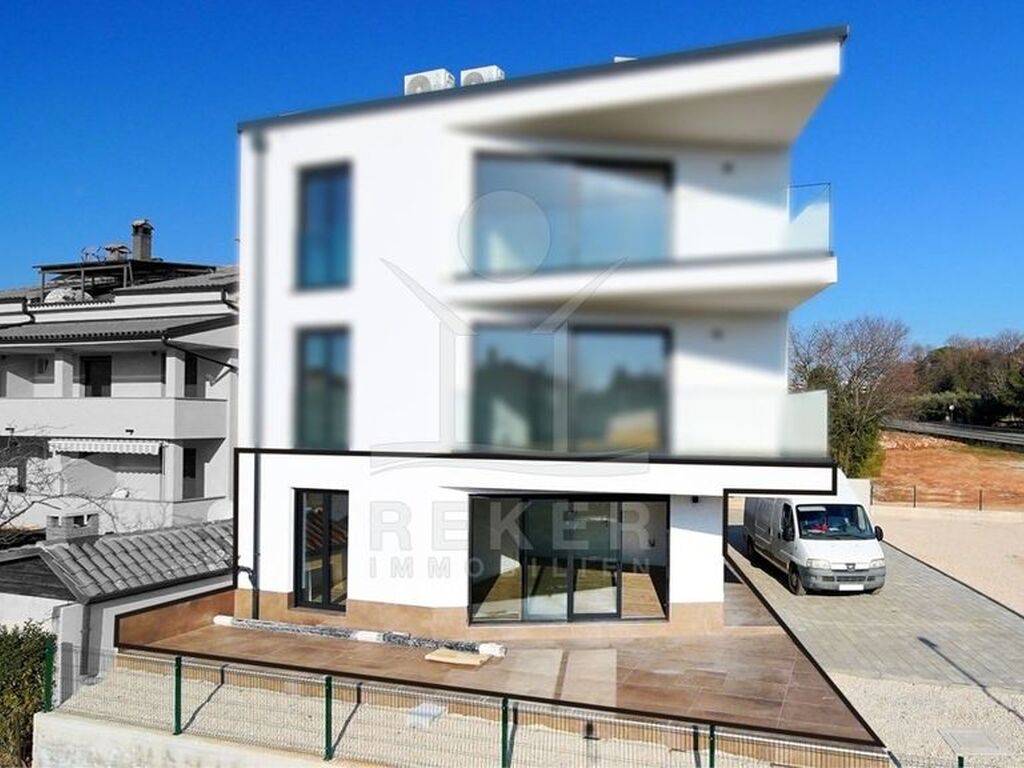 Appartement de luxe à vendre à Porec, 360 000 €, Photo 1