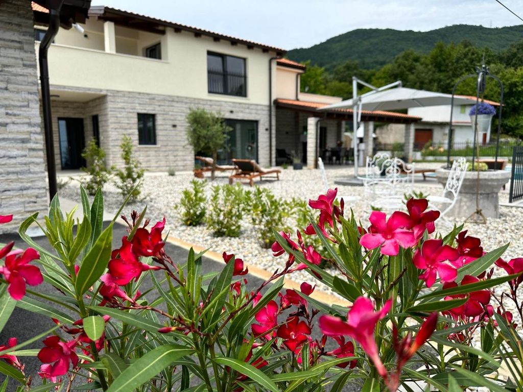 Maison de luxe à vendre à Opatija, 1 200 000 €, Photo 1