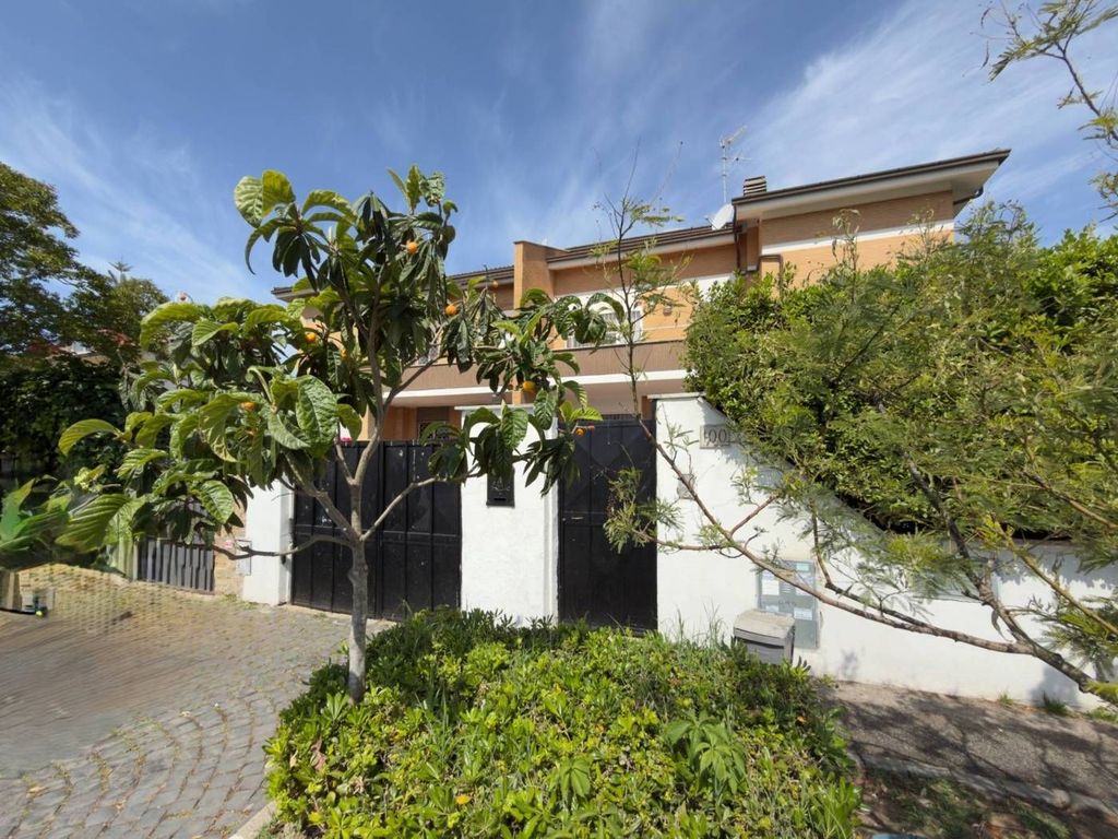Luxury House for sale in Rome, 649 000 €, Photo 1