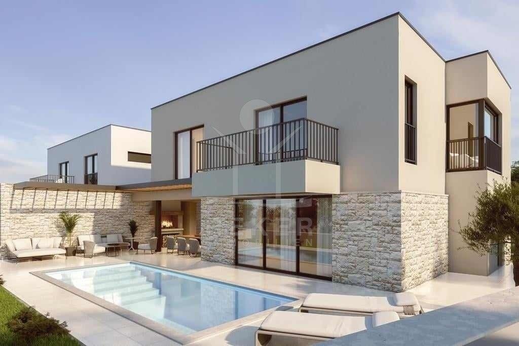 Maison de luxe à vendre à Porec, 800 000 €, Photo 1