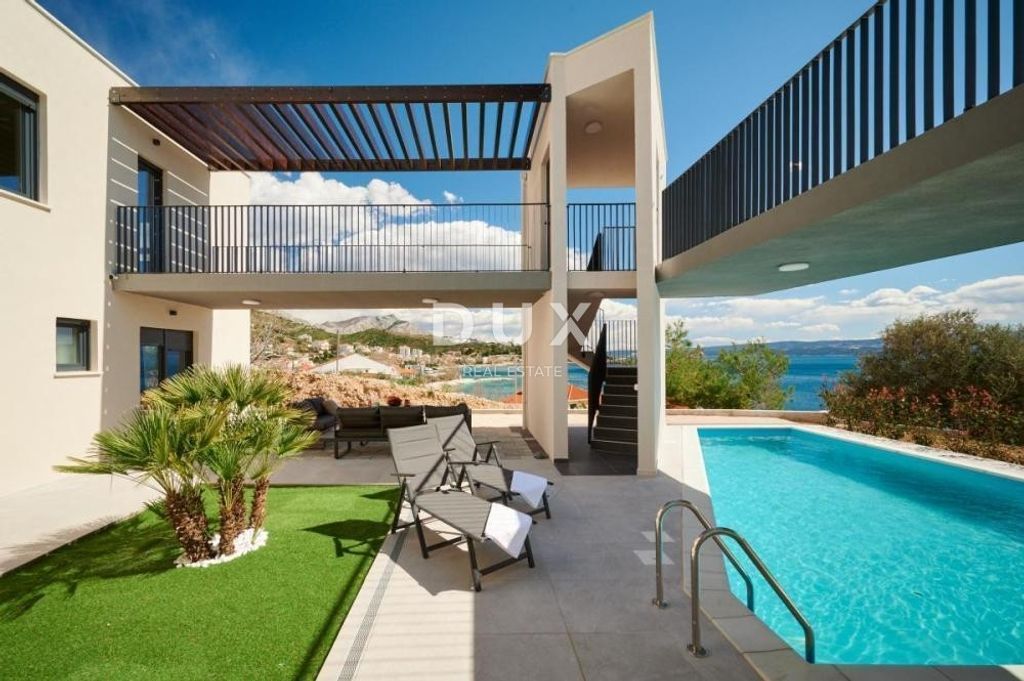 Luxury House for sale in Omiš, 1 100 000 €, Photo 1