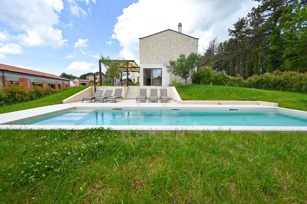 Maison de luxe à vendre à Porec, 781 250 €, Photo 1