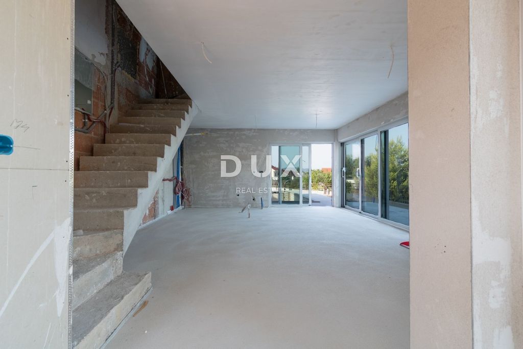 Luxury Apartment for sale in Murter, 555 000 €, Photo 1