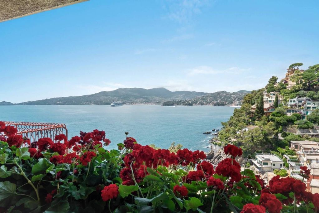 Luxury Apartment for sale in Zoagli, 990 000 €, Photo 1