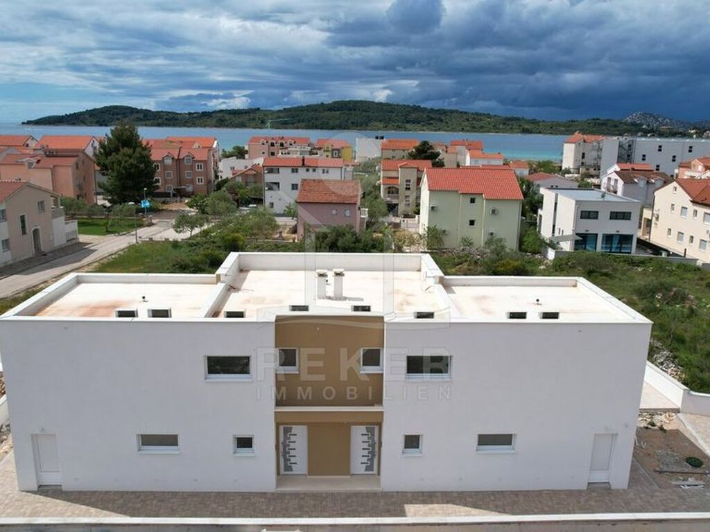 Maison de luxe à vendre à Srima, 492 000 €, Photo 2