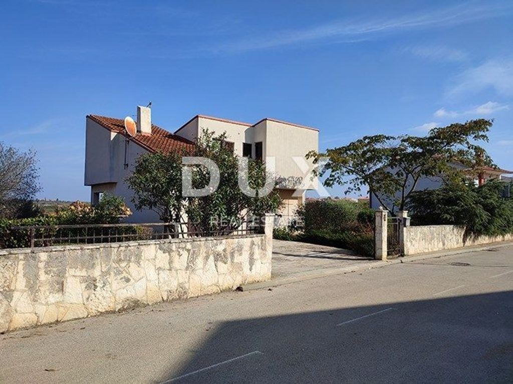 Luxury House for sale in Pula, 0 €, Photo 2