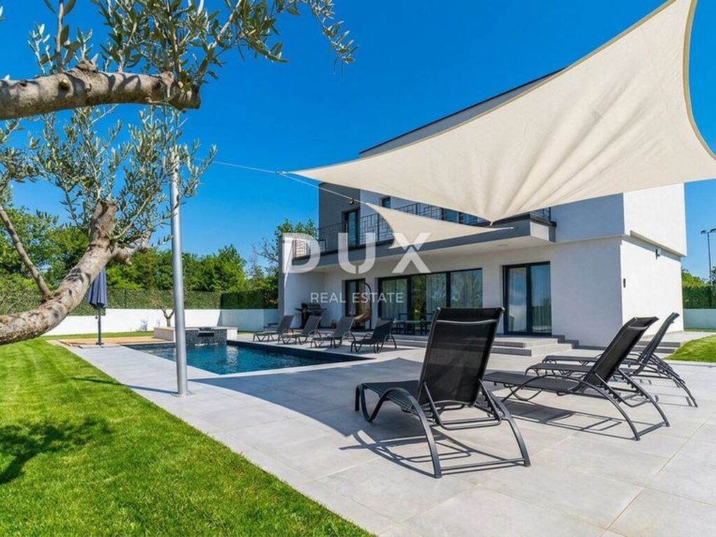 Maison de luxe à vendre à Porec, 749 000 €, Photo 2