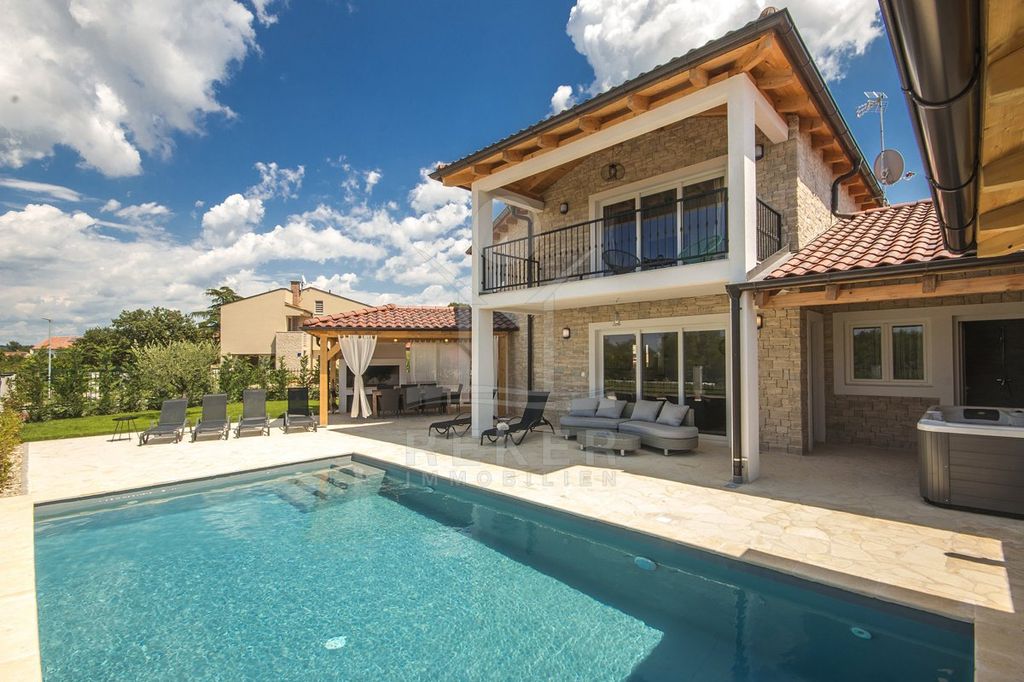 Maison de luxe à vendre à Porec, 690 000 €, Photo 2