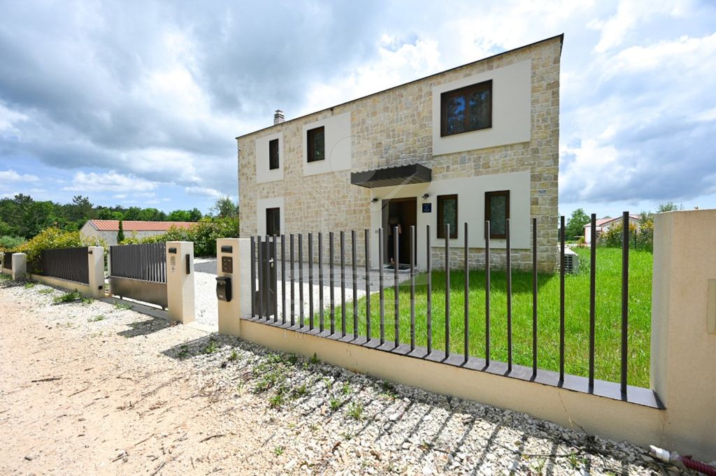 Maison de luxe à vendre à Porec, 781 250 €, Photo 2