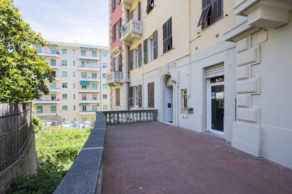 Luxury Apartment for sale in Genoa, 460 000 €, Photo 3