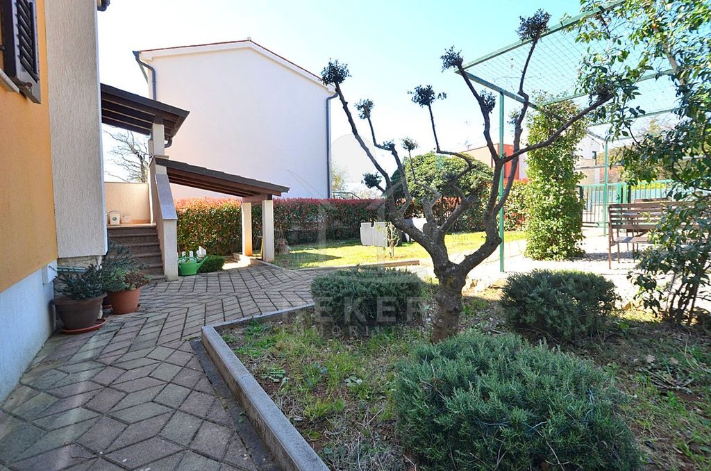 Maison de luxe à vendre à Porec, 419 000 €, Photo 3