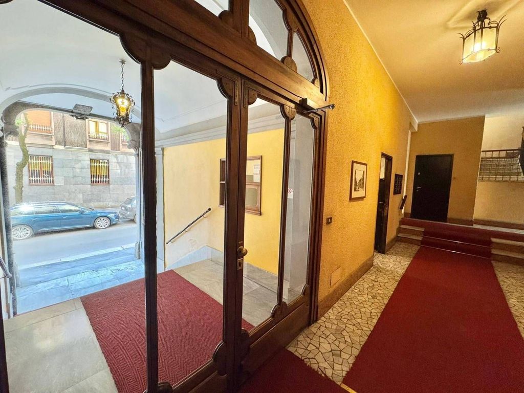 Luxury Apartment for sale in Milan, 1 890 000 €, Photo 4