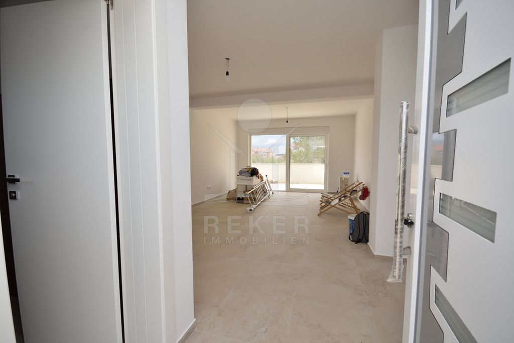 Maison de luxe à vendre à Srima, 492 000 €, Photo 5