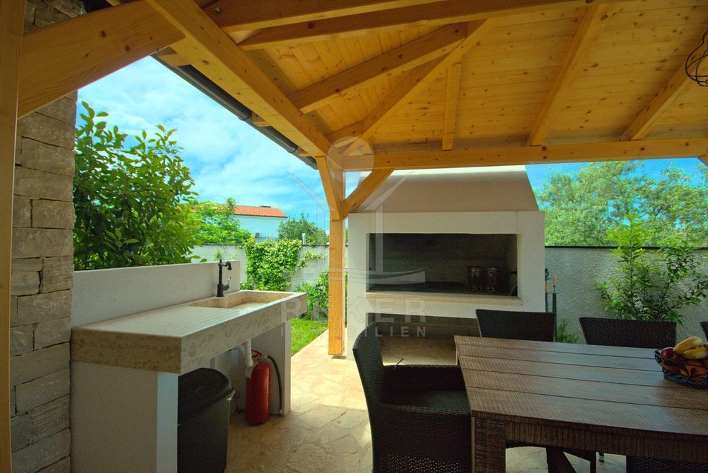 Maison de luxe à vendre à Porec, 690 000 €, Photo 5