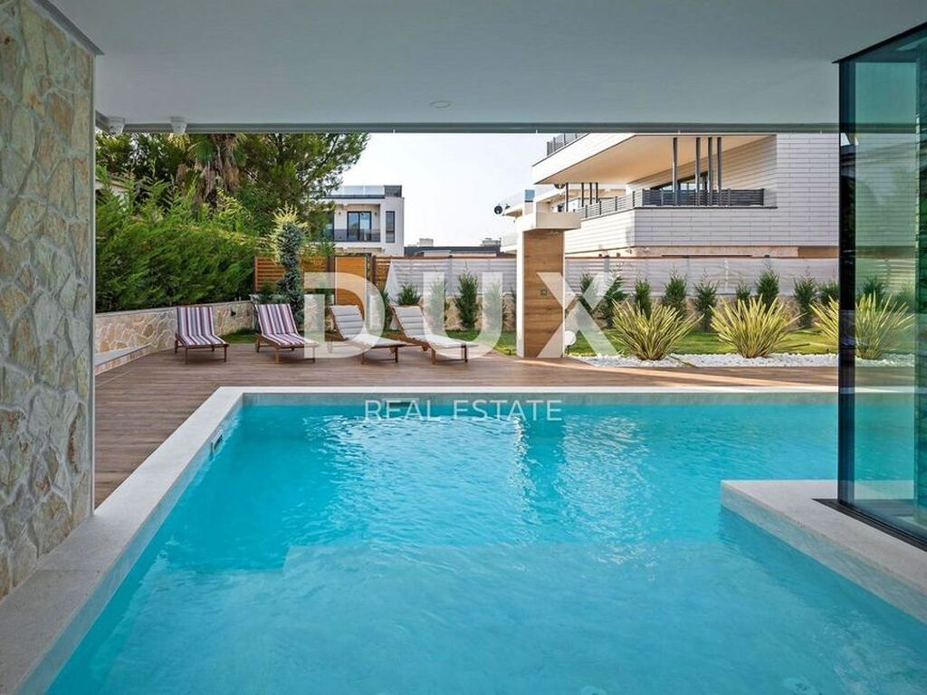 Luxury House for sale in Porec, 0 €, Photo 6