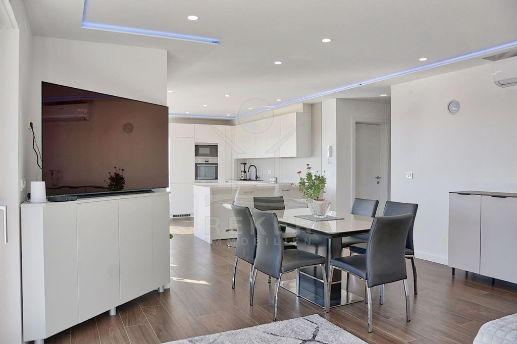 Luxury Apartment for sale in Porec, 485 000 €, Photo 6