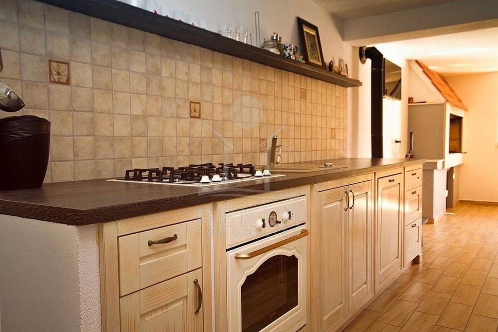 Luxury House for sale in Omiš, 750 000 €, Photo 6