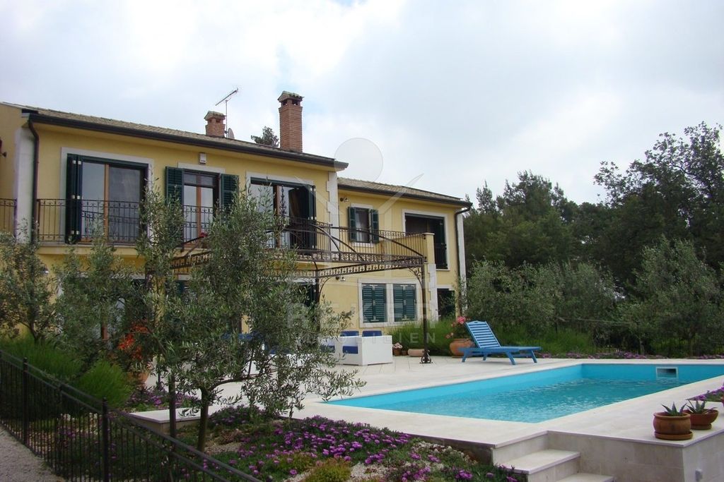 Luxury House for sale in Porec, 0 €, Photo 7