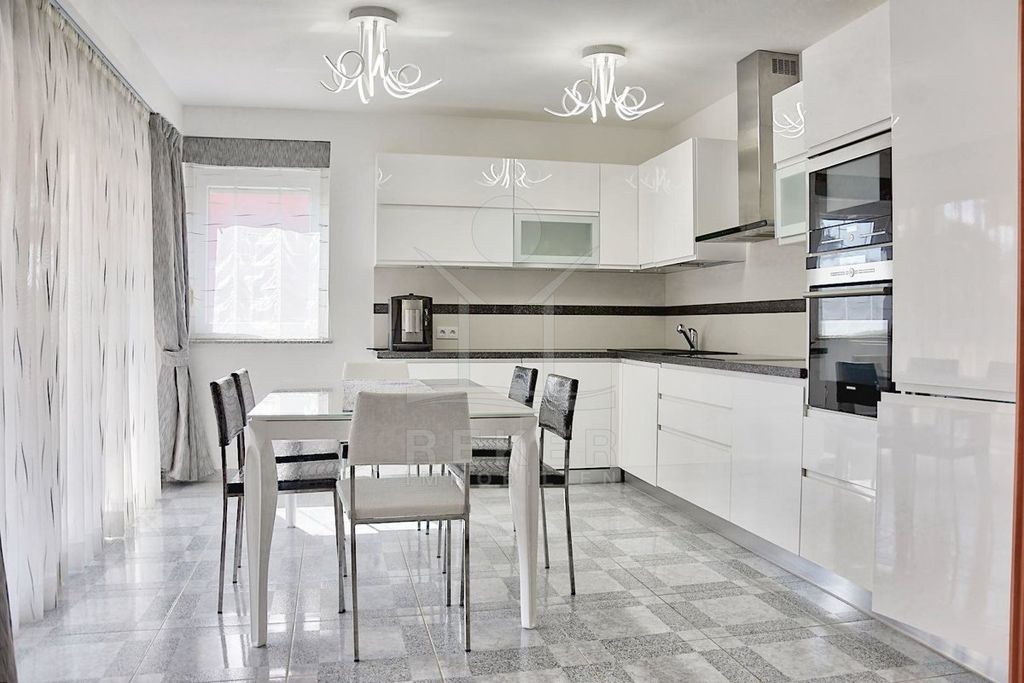 Luxury Apartment for sale in Porec, 599 000 €, Photo 7