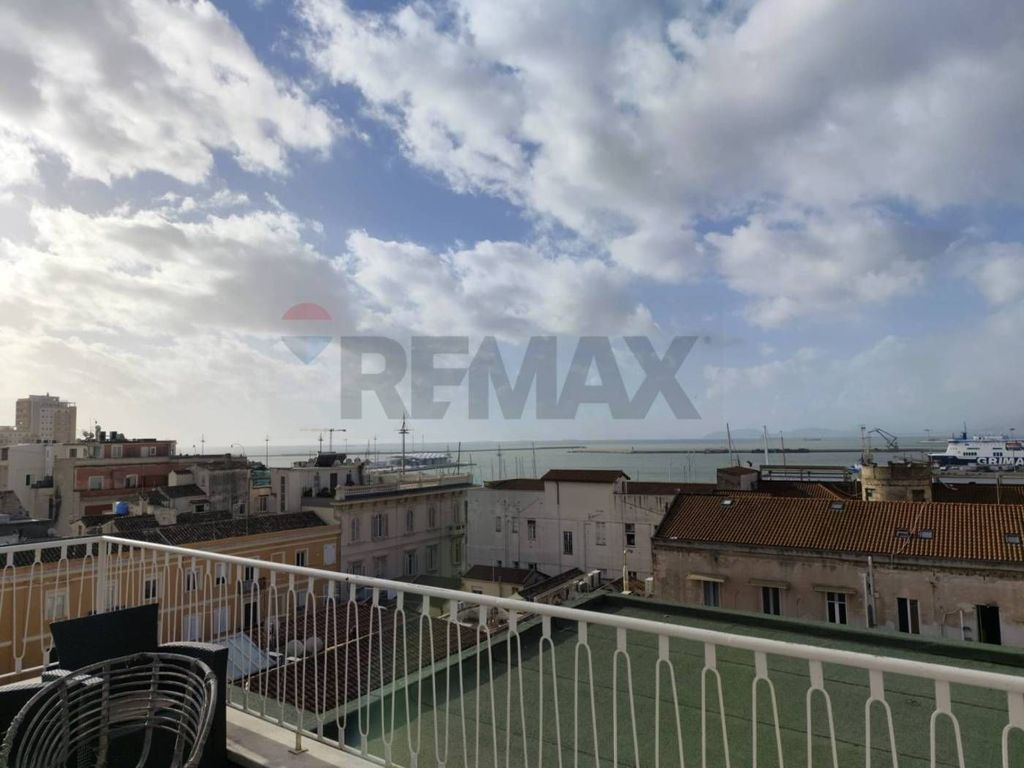 Luxury Apartment for sale in Cagliari, 1 200 000 €, Photo 1