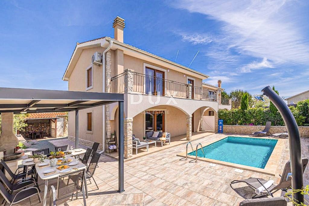 Maison de luxe à vendre à Krk, 495 000 €, Photo 1
