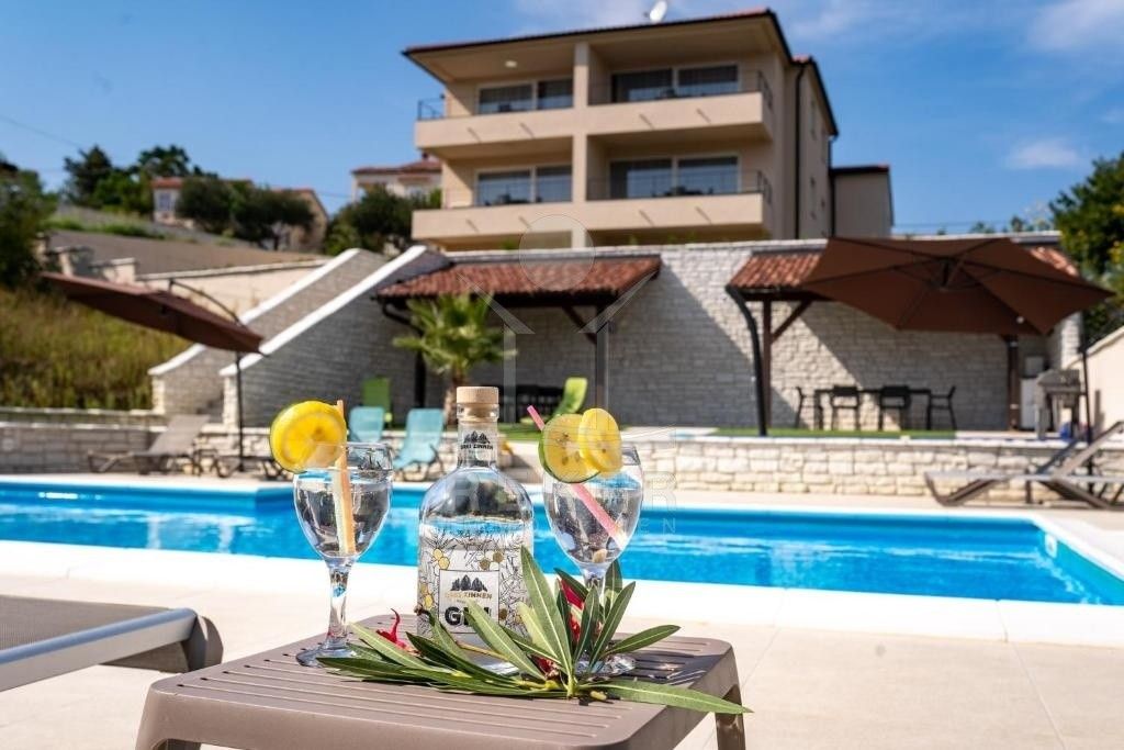 Maison de luxe à vendre à Lopar, 1 260 000 €, Photo 1