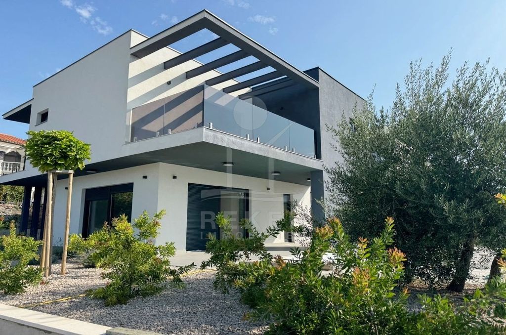 Luxury House for sale in Krk, 850 000 €, Photo 1