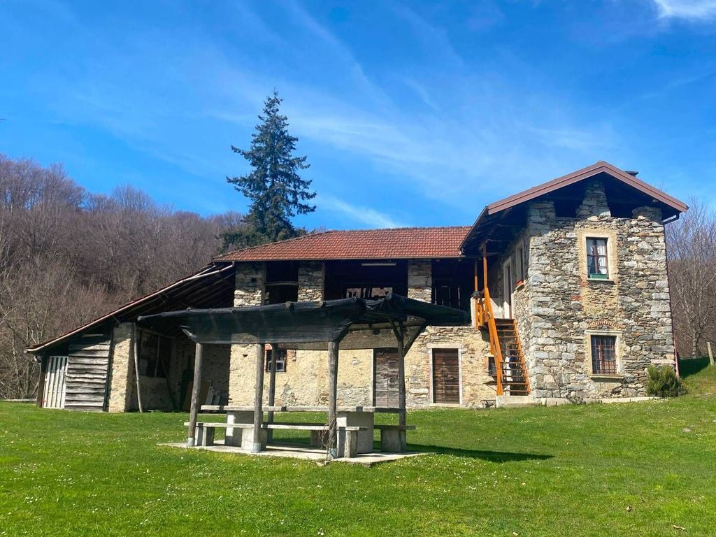 Maison de luxe à vendre à Gignese, 600 000 €, Photo 1