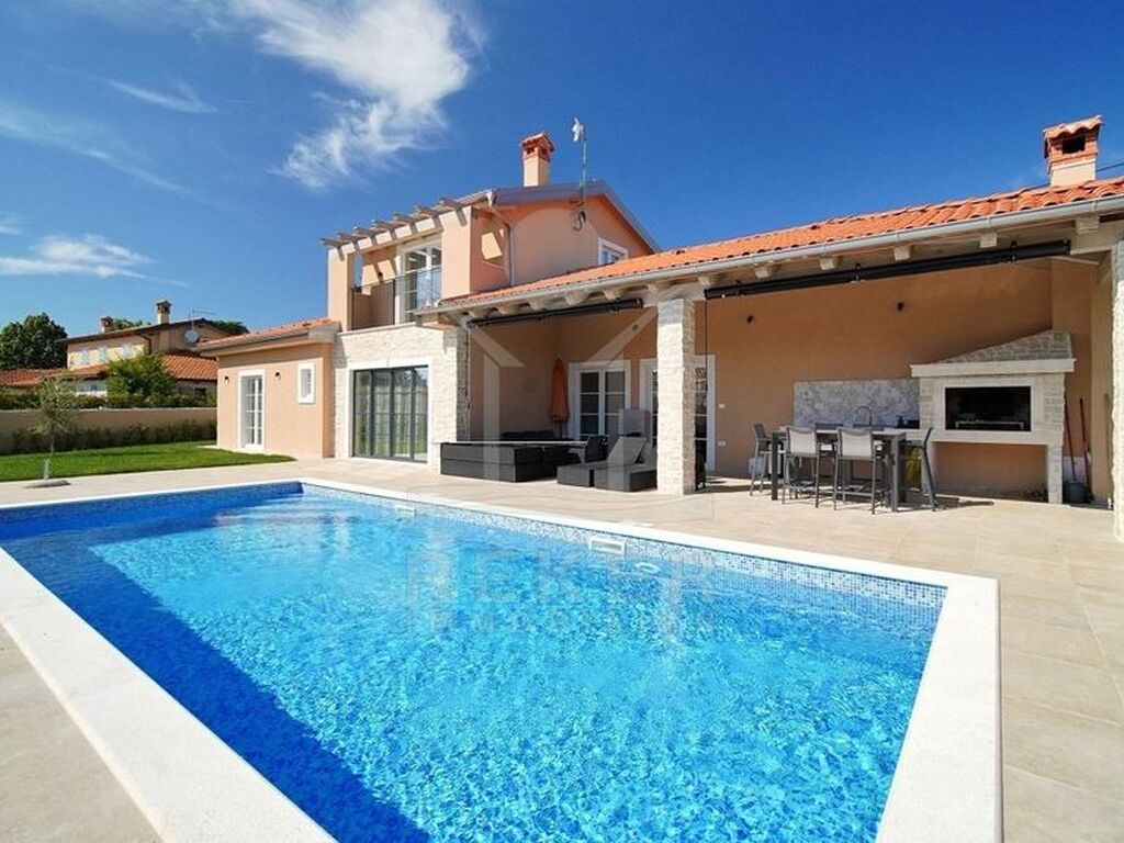 Maison de luxe à vendre à Kanfanar, 695 000 €, Photo 1