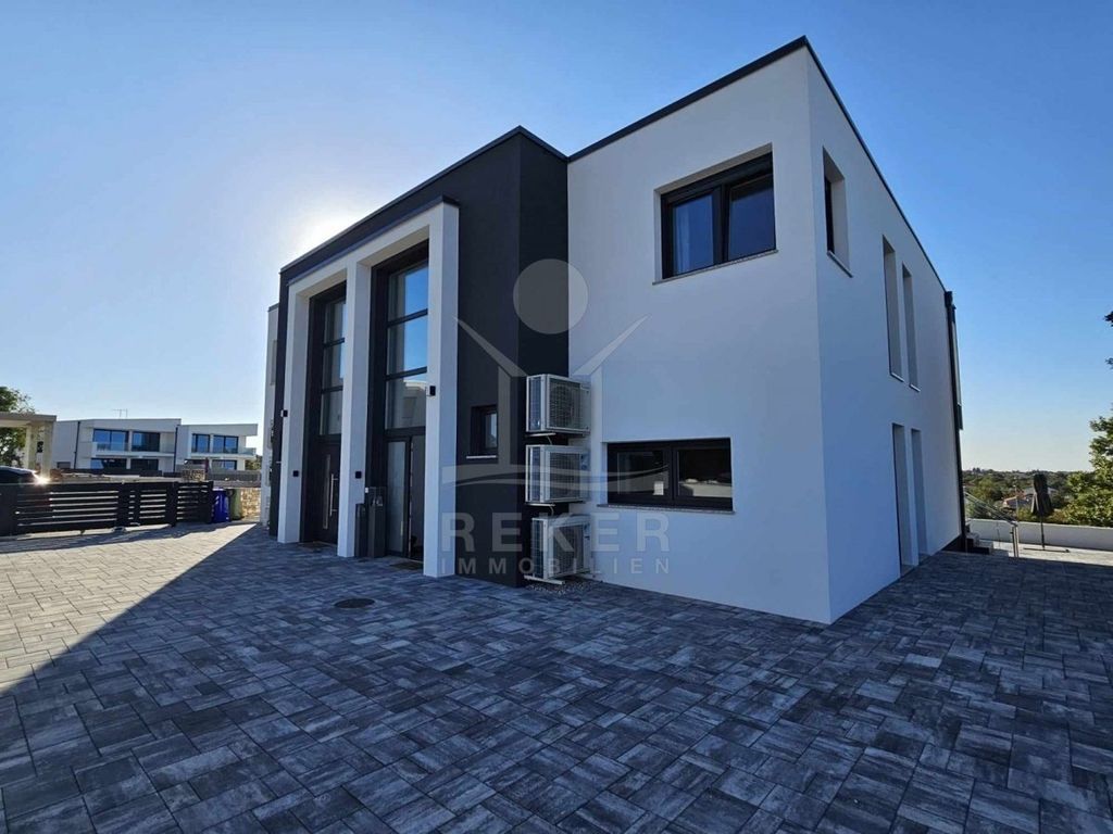 Maison de luxe à vendre à Kanfanar, 850 000 €, Photo 1