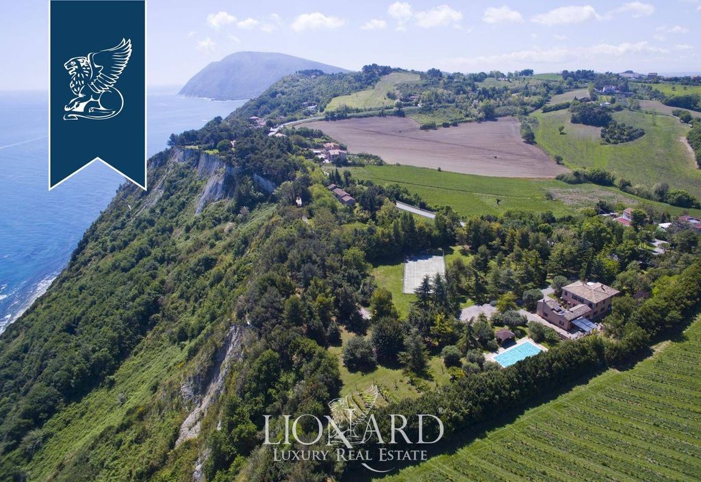 Luxury House for sale in Nave, 4 000 000 €, Photo 1