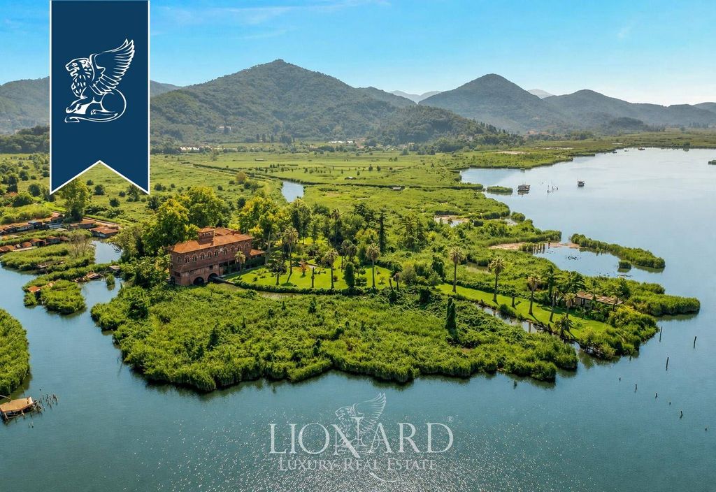 Luxury House for sale in Massarosa, 7 000 000 €, Photo 1