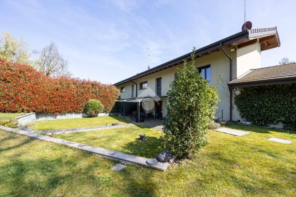 Luxury House for sale in Magenta, 1 000 000 €, Photo 1