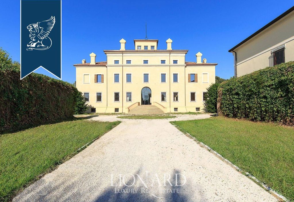 Luxury House for sale in Gonzaga, 1 500 000 €, Photo 1