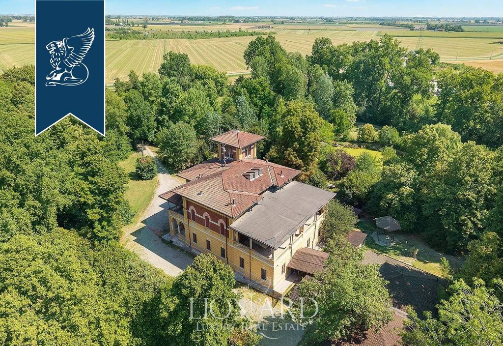 Luxury House for sale in Crevalcore, 3 300 000 €, Photo 1