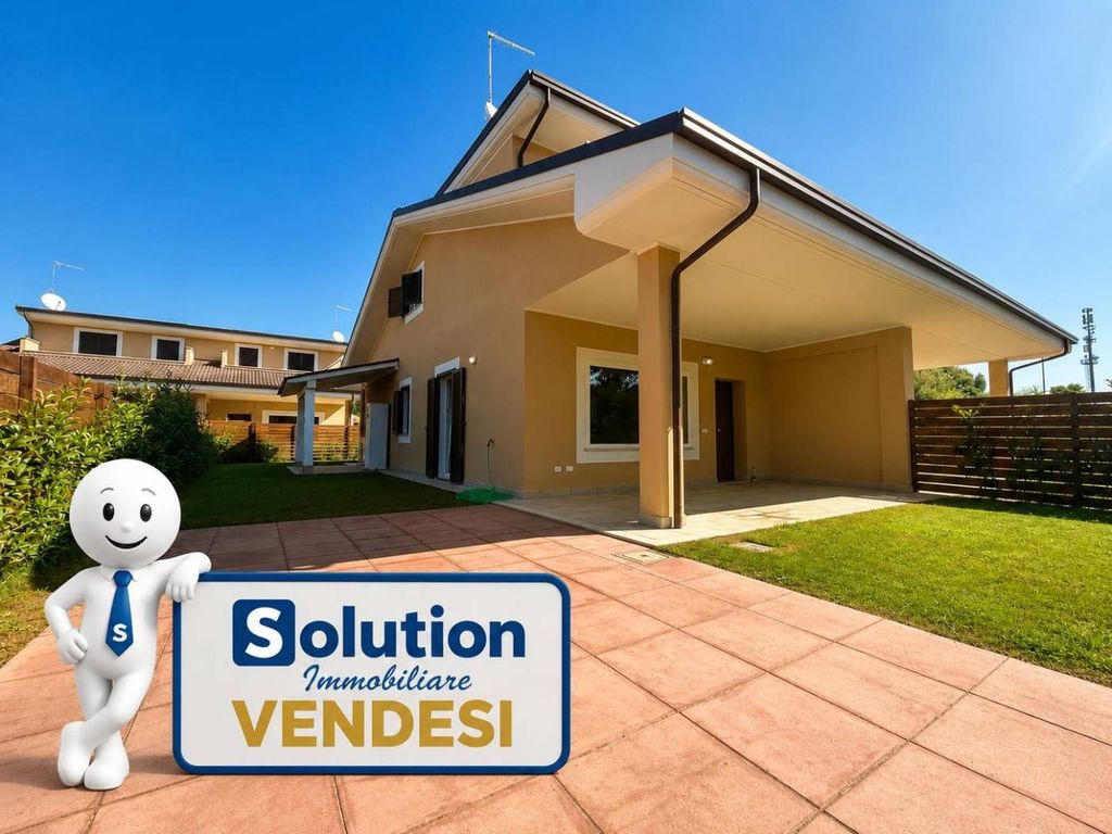Luxury House for sale in Ladispoli, 480 000 €, Photo 1