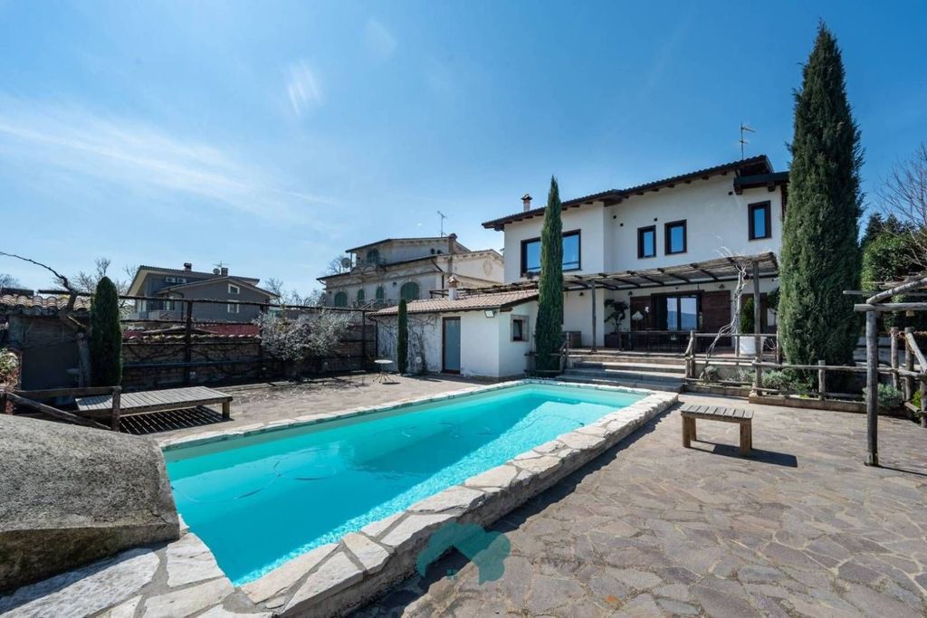 Luxury House for sale in Zagarolo, 650 000 €, Photo 1