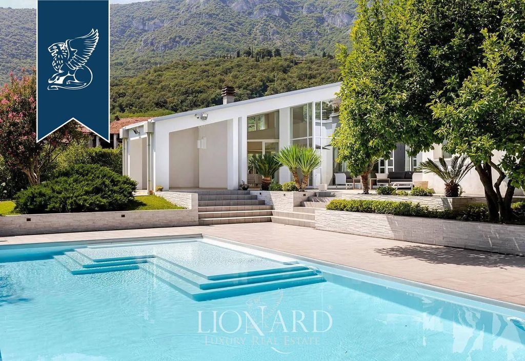 Luxury House for sale in Botticino, 1 800 000 €, Photo 1